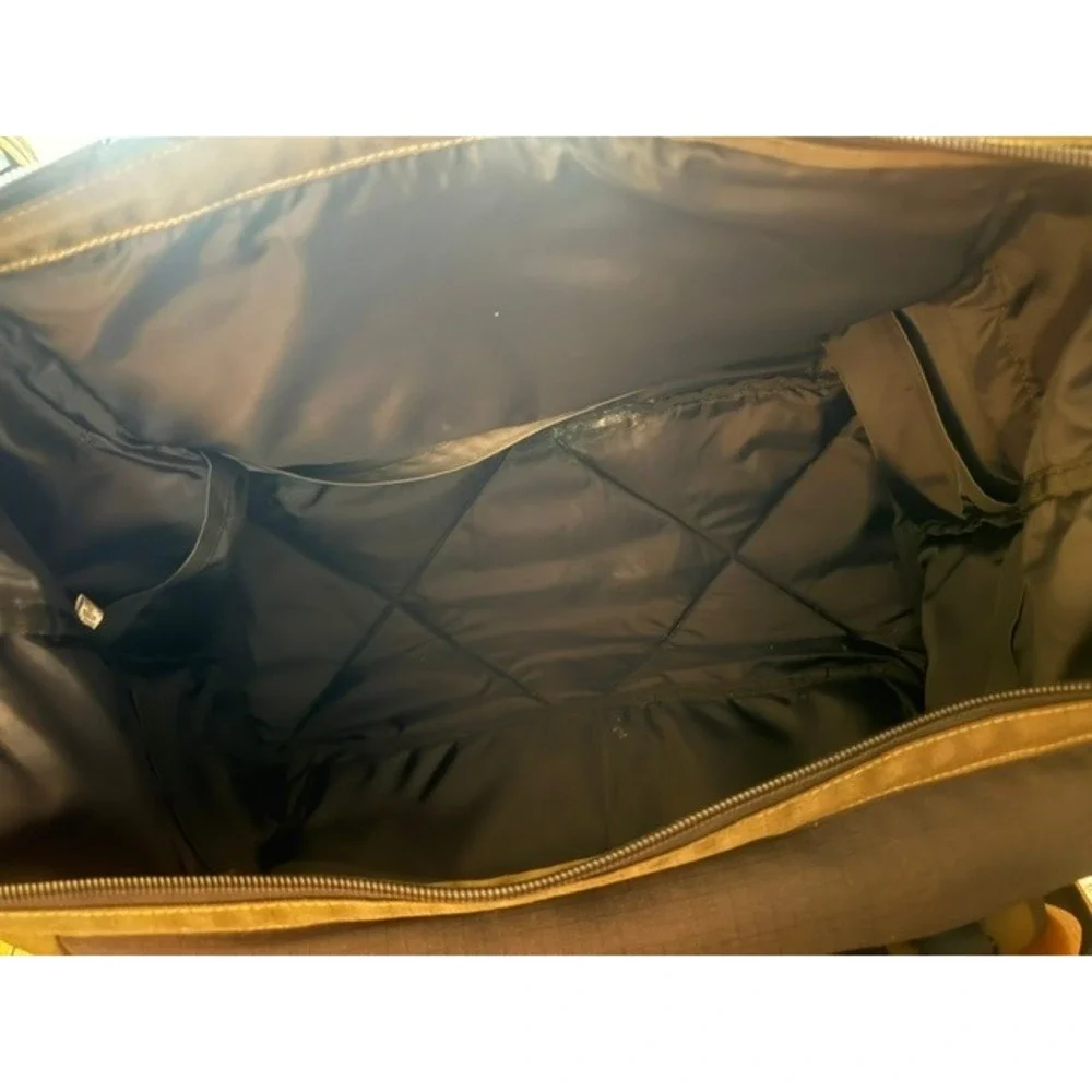 Columbia Sportswear Seascape Gatemouth Duffel Bag Olive Green Black Carry On